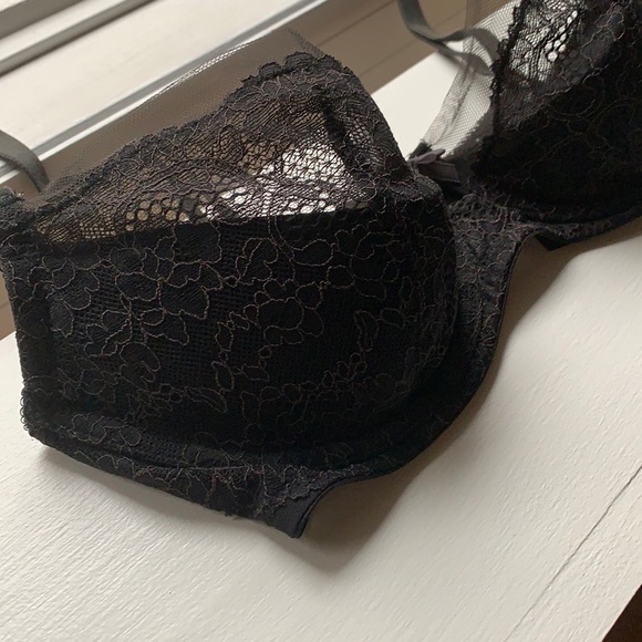 Sexy black bra with lace and mesh details - Picture 3 of 4